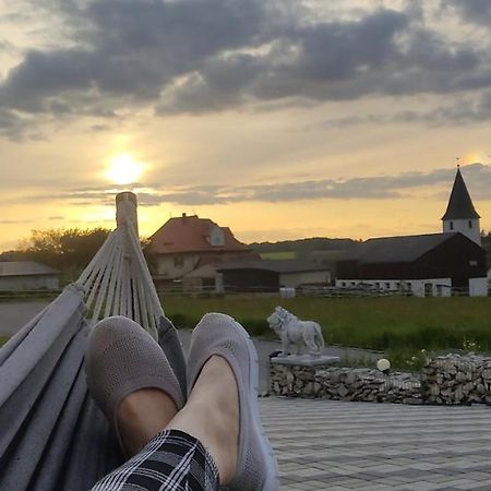 Durchreisestop Mit Kinder Am Aussergewoehnlichen Spitzboden Mit Autobetten Und Bad ,Kueche Im Souterain Deining Exterior foto