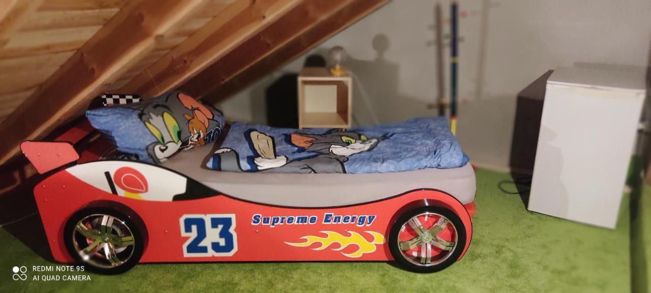 Durchreisestop Mit Kinder Am Aussergewoehnlichen Spitzboden Mit Autobetten Und Bad ,Kueche Im Souterain Deining Exterior foto