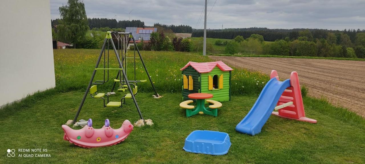 Durchreisestop Mit Kinder Am Aussergewoehnlichen Spitzboden Mit Autobetten Und Bad ,Kueche Im Souterain Deining Exterior foto
