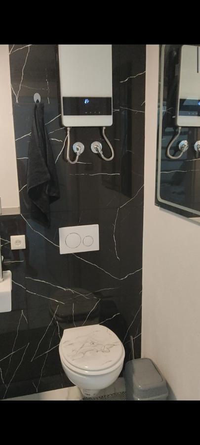 Durchreisestop Mit Kinder Am Aussergewoehnlichen Spitzboden Mit Autobetten Und Bad ,Kueche Im Souterain Deining Exterior foto